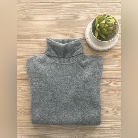 J.Crew 100% Cashmere Gray Turtleneck Sweater | Women’s M - Picture 1 of 4